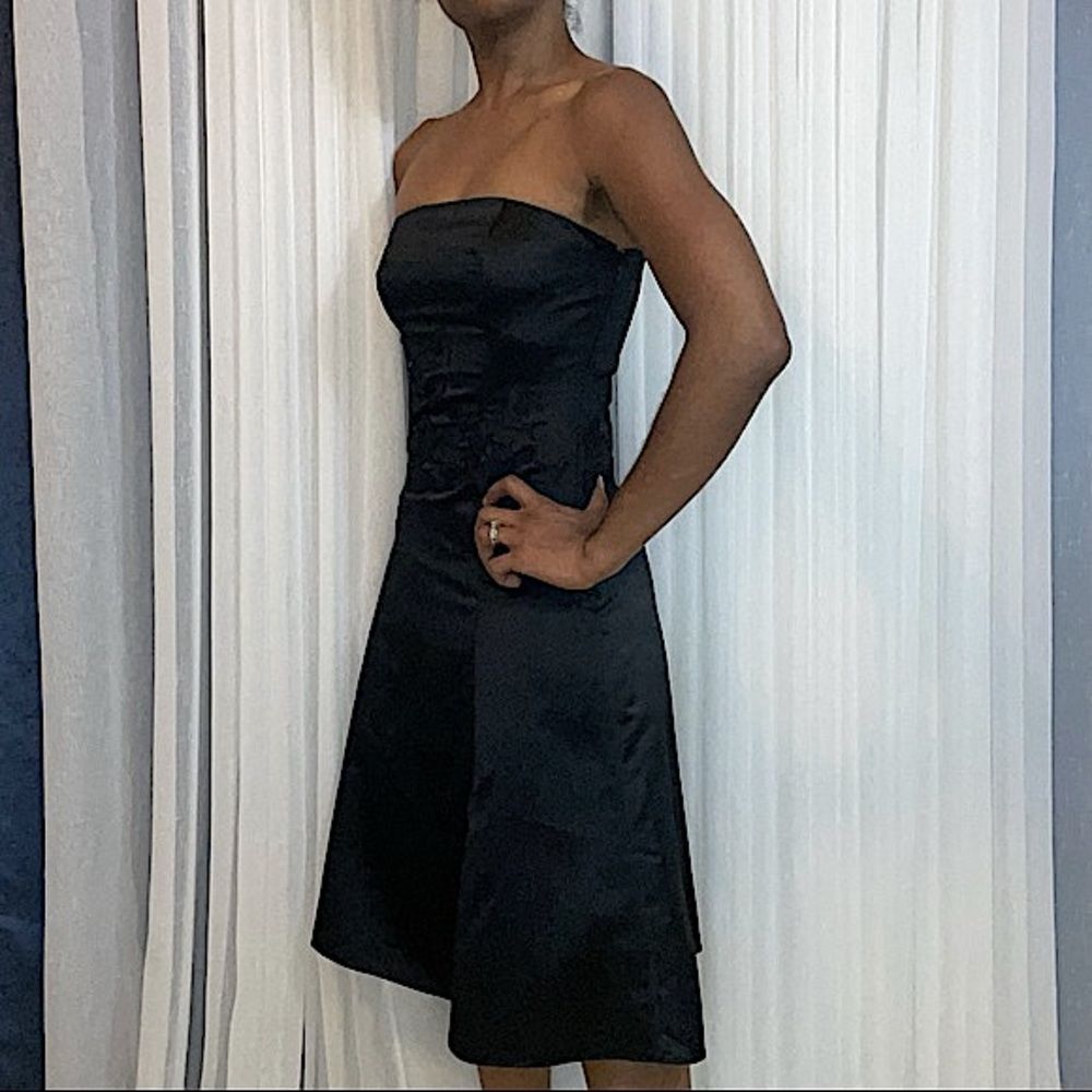 White House Black Market Dress Women size 4 satin strapless embroidery beads LBD